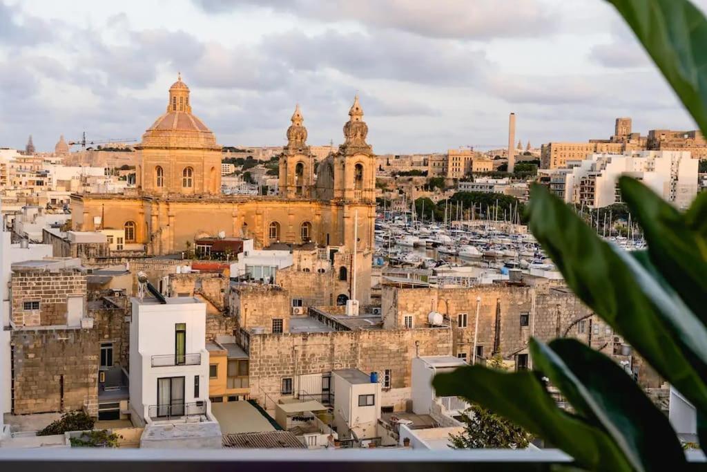 Luxurious & Stylish Penthouse With Private Pool Apartman Msida Kültér fotó